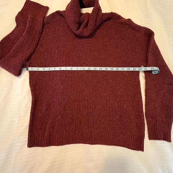 Abound Sweater - Picture 4 of 6